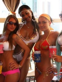 Pool Party Girls