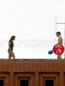 Students Were Caught Having Sex on The Roof of USC Building 