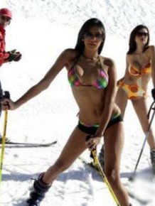 Sexy Ski Girls