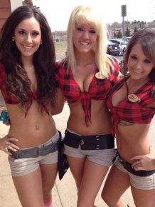 Busty Girls of Twin Peaks Restaurants