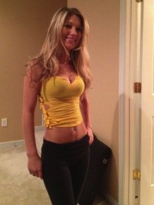 Hot girls in tight yoga pants