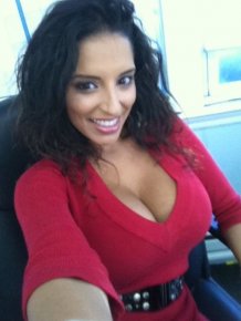 Girls with big cleavages