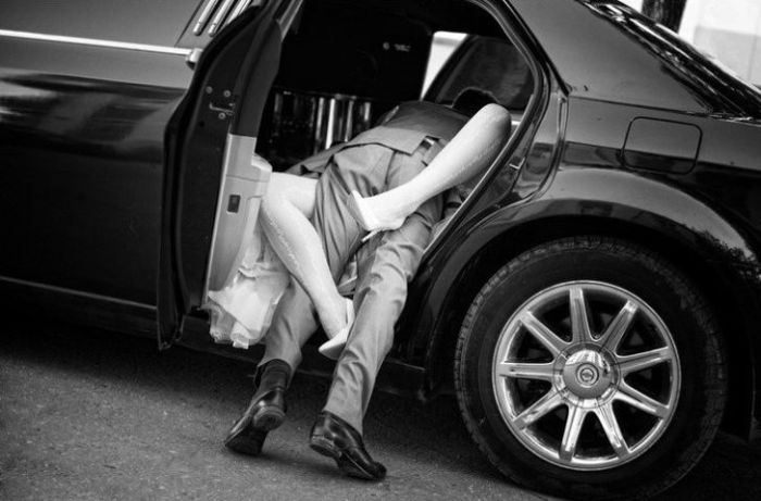 Попастая пассажирка с механиком наслаждается хардкор сексом в машине и гараже