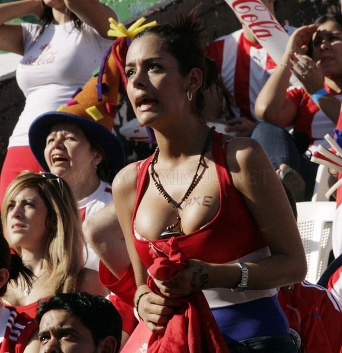 Larissa Riquelme and the Phone in Her Cleavage
