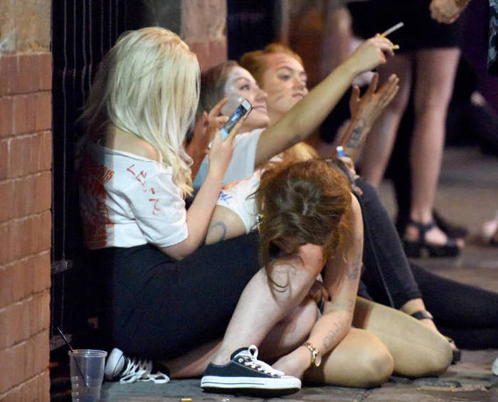 Drunk girls flashing and making fan photos