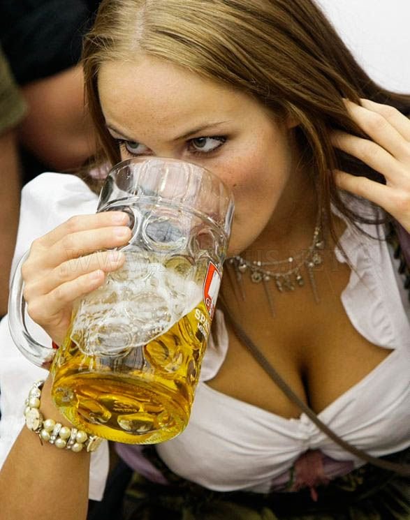 http://piximus.net/media/4714/the-biggest-beer-festival-oktoberfest-2011-in-germany-24.jpg