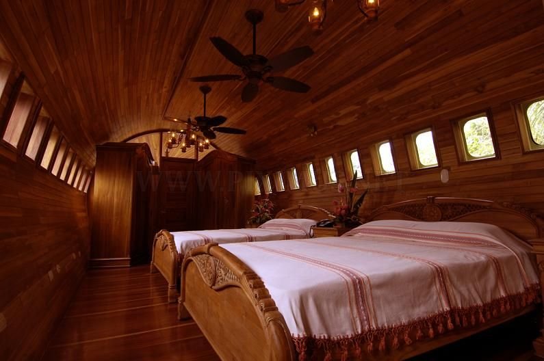 Hotel from Boeing 727