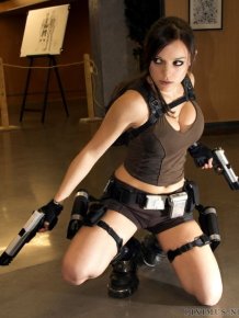 Beautiful Lara Croft Girl 