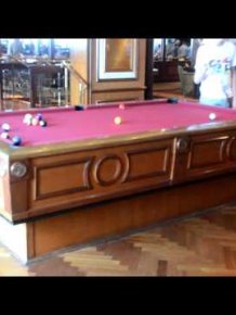 Gyroscopic self-leveling pool table on the cruise ship 