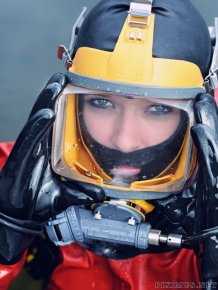 Hot Girls Scuba Diving 