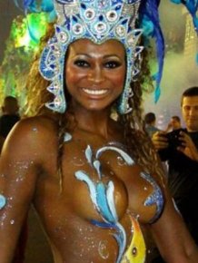 Naughty photos from Carnival in Rio 2012