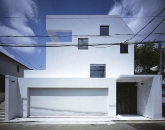 Modern Tokyo House With Cool Car Elevator 