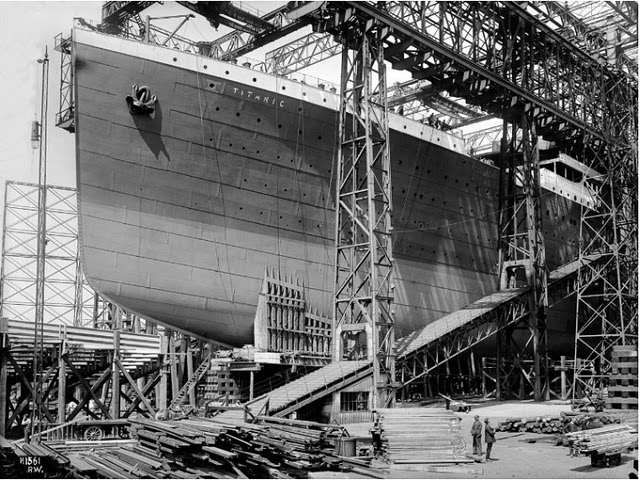 Pictures from the construction of the Titanic