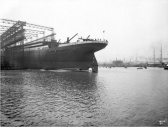 Pictures from the construction of the Titanic