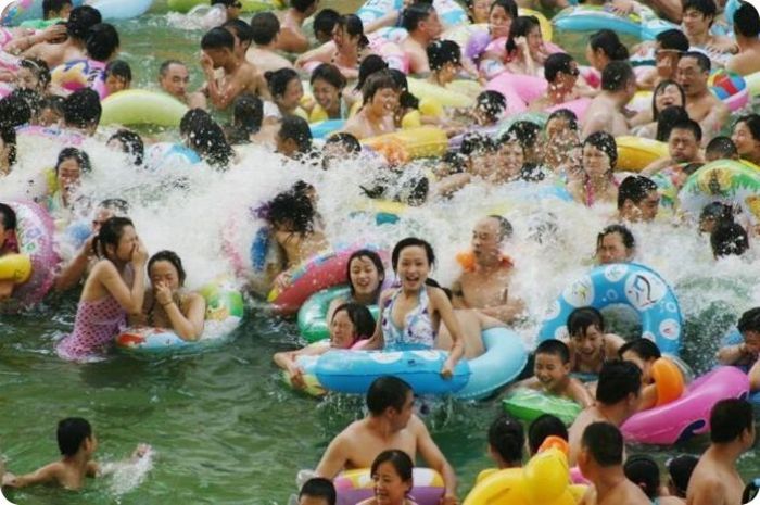 Overcrowded Water Park in China