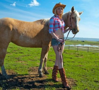 Beautiful Photography of Girls and Horses