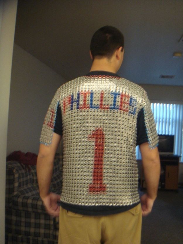 Phillies Fan Makes Chainmail After Drinking 3000 Beers 