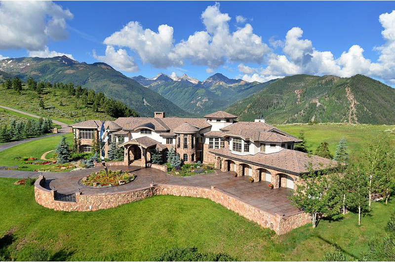 Mansion in the Mountain