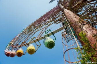 Abandoned Ferris Wheel in Japan