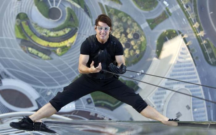 mission-impossible-stunts-by-tom-cruise-celebrities