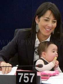 Little Girl in the Parliament 