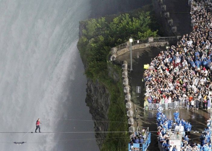 Nik Wallenda Walking Over Niagara Falls