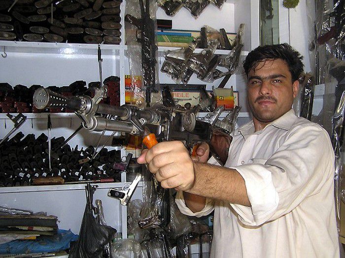 Pakistanis Making Weapons 