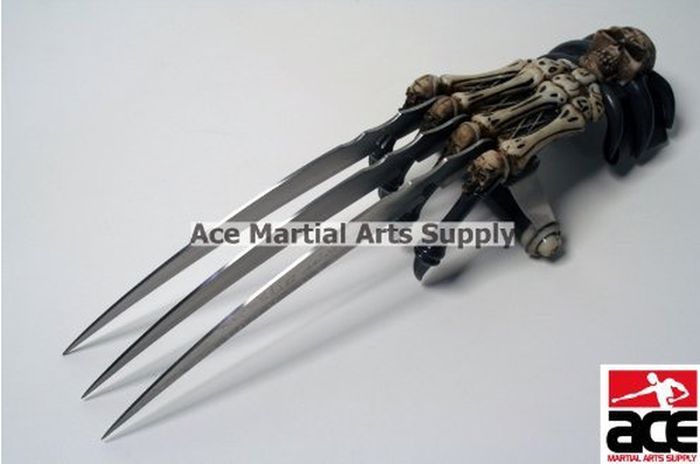 Zombie Gear Demon Bones Tri-Bladed Fantasy Hand Claw