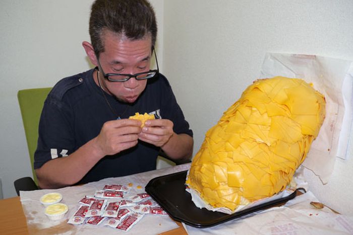 Hamburger with 1000 Slices of Cheese