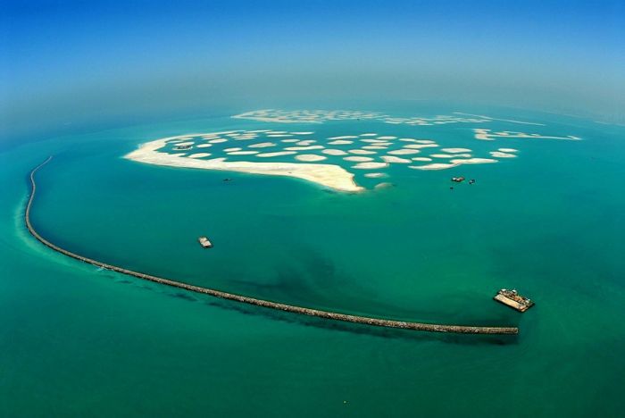 How are made ​​artificial islands in Dubai