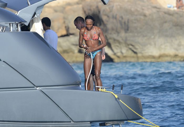 What Happened to Naomi Campbell' Hair?