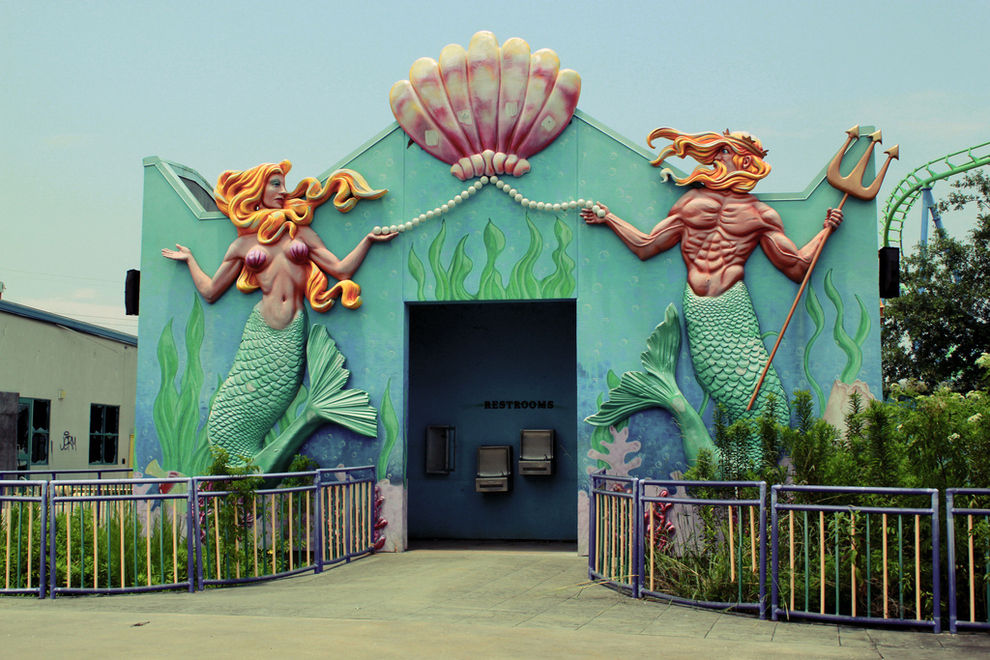 Creepy Derelict Six Flags Amusement Park 