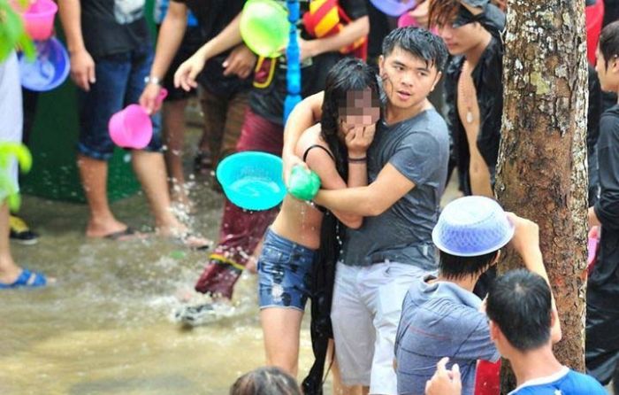 Water Splashing Festival in China Turns into Chaos