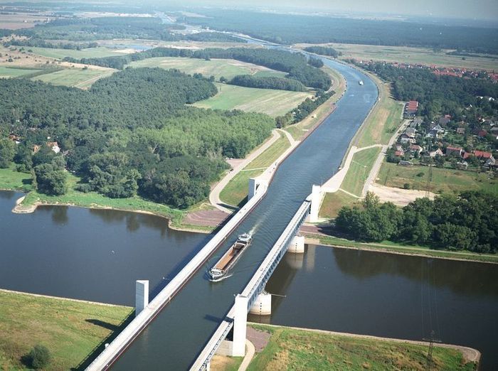 The most ambitious water bridges around the world