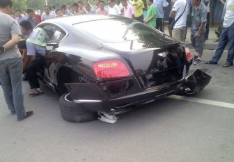 Luxury and Sports Car Wrecks 