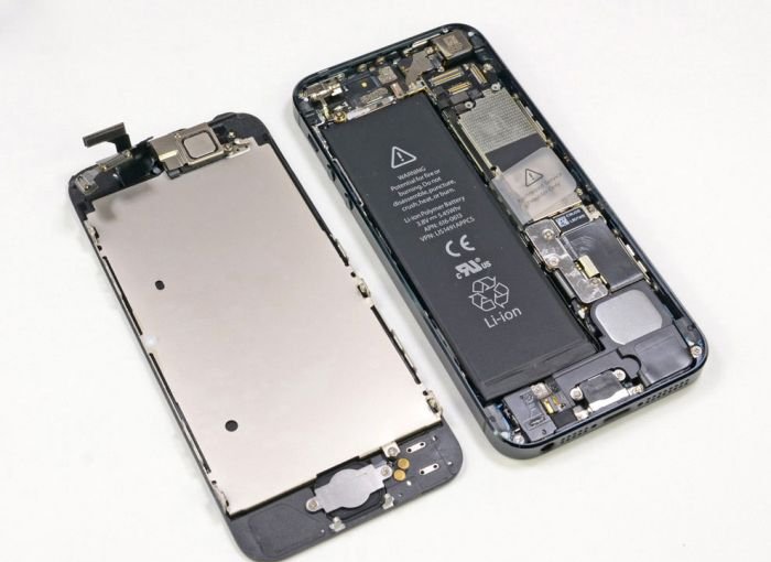 The World Goes Crazy About iPhone 5, part 5
