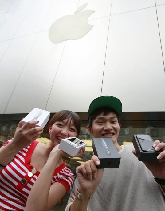 The World Goes Crazy About iPhone 5, part 5