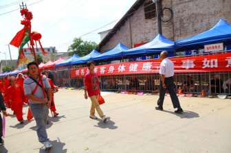 That’s How They Deal with Beggars in China 