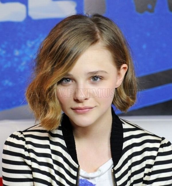 Hollywood Actresses Who Are Younger Than 18 , part 18