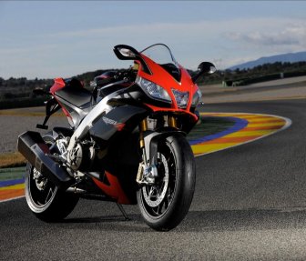 Aprilia RSV4