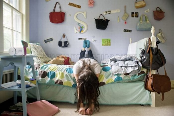 Girls and Their Rooms 