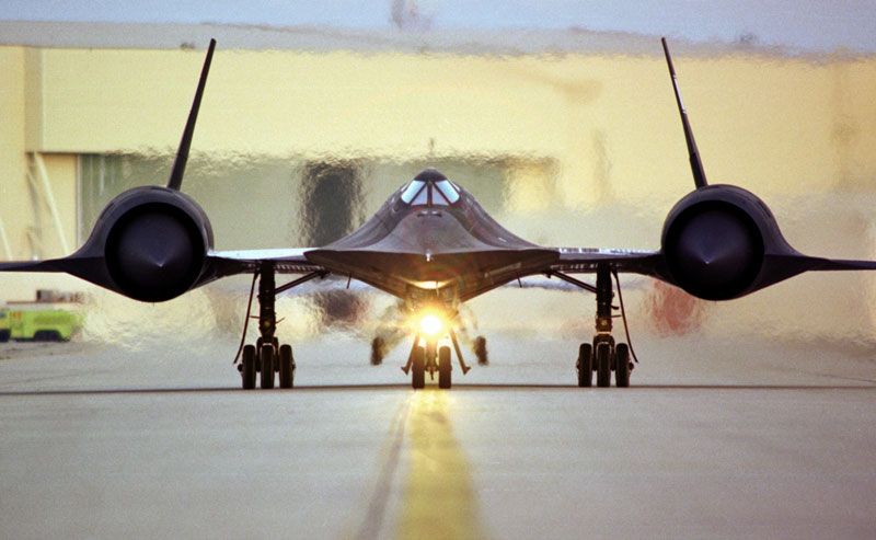 Lockheed SR 71 Blackbird - The Fastest Airplane in the World