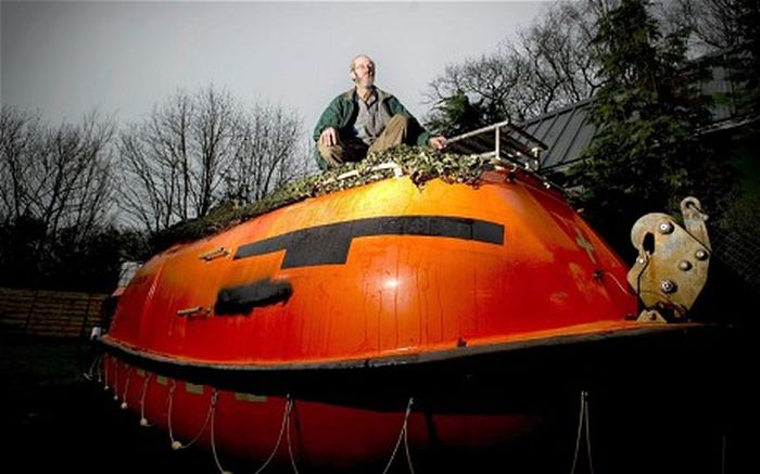 Dutch Man Prepares Ark for Dec. 21, 2012, part 2012