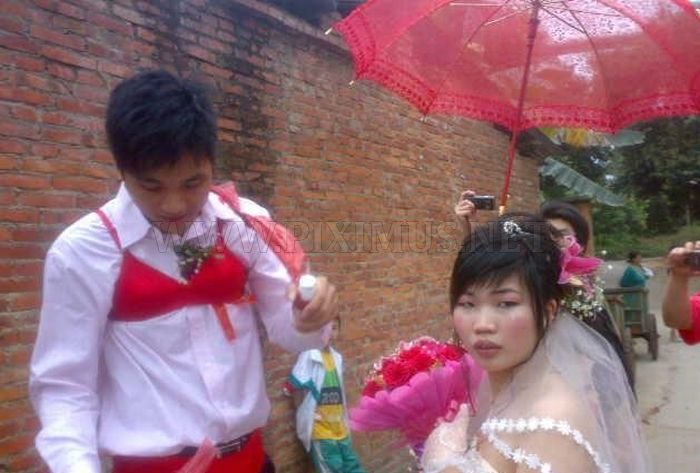 Strange Chinese Wedding Custom 