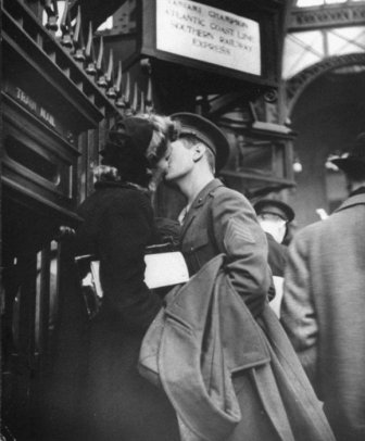 Wartime Kiss