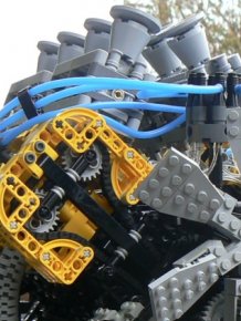 V8 Lego Engine