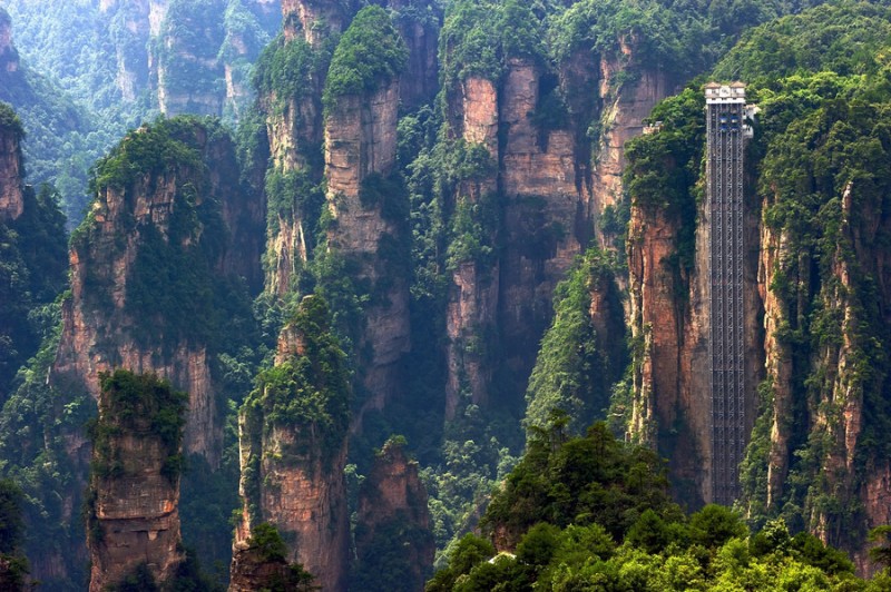 Hundred Dragons - the highest outdoor elevator in the world