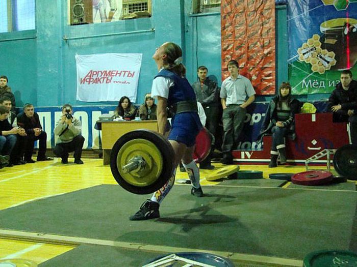 Powerlifting Champ Aya Antipova