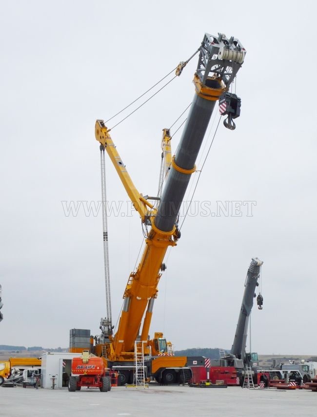 The world's largest crane