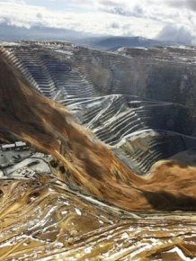 Landslide Aftermath in Kennecott's Bingham Canyon Mine